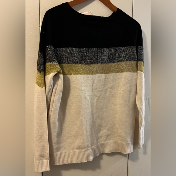 🆕 C + D + M COLLECTION SWEATER (XL) - Picture 2 of 6